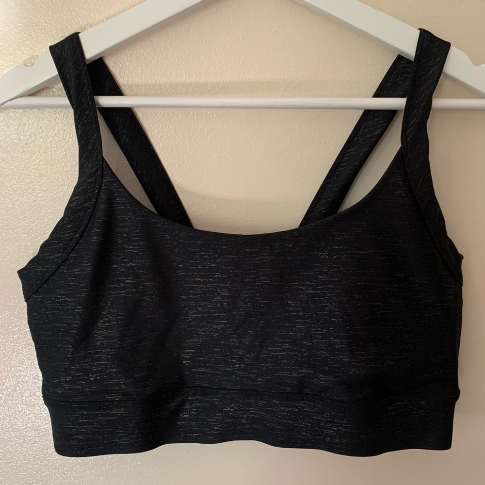 Carbon 38 • L • Metallic Stripe V Back Sports Bra Top